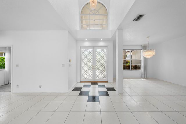 807 Coventry Street, Boca Raton, FL 33487