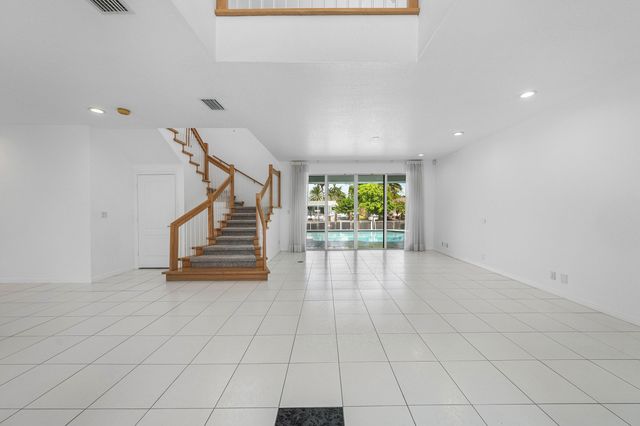 807 Coventry Street, Boca Raton, FL 33487