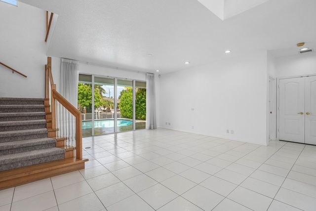 807 Coventry Street, Boca Raton, FL 33487