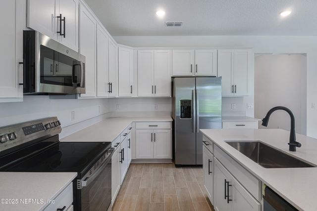 306 ALEXANDRITE Street, Deland, FL 32720