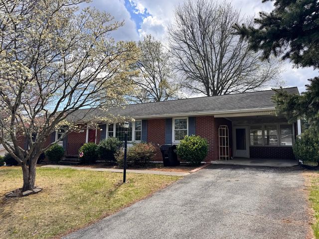 5712 Littlehorn DR, Roanoke, VA 24018