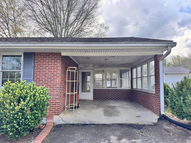 5712 Littlehorn DR, Roanoke, VA 24018