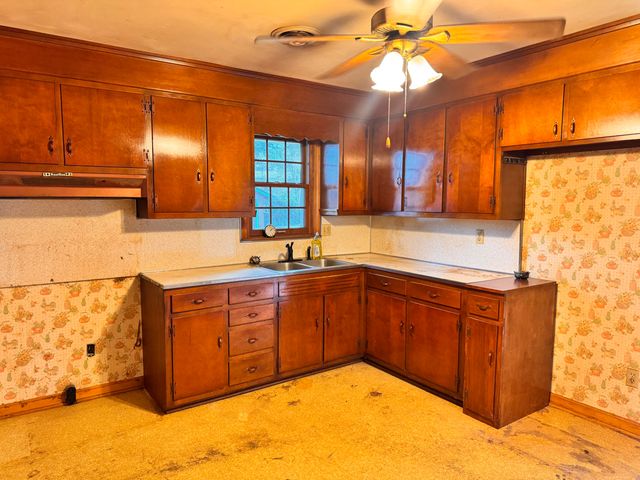 5712 Littlehorn DR, Roanoke, VA 24018