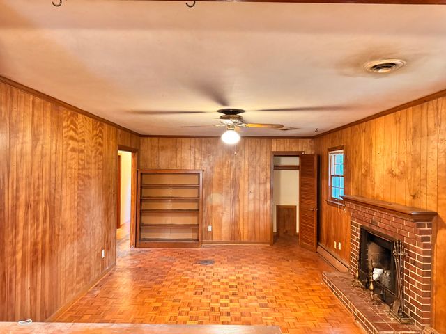 5712 Littlehorn DR, Roanoke, VA 24018