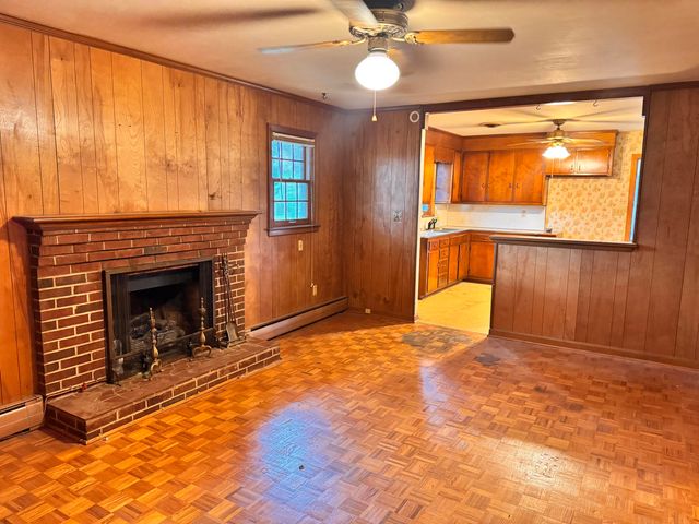 5712 Littlehorn DR, Roanoke, VA 24018