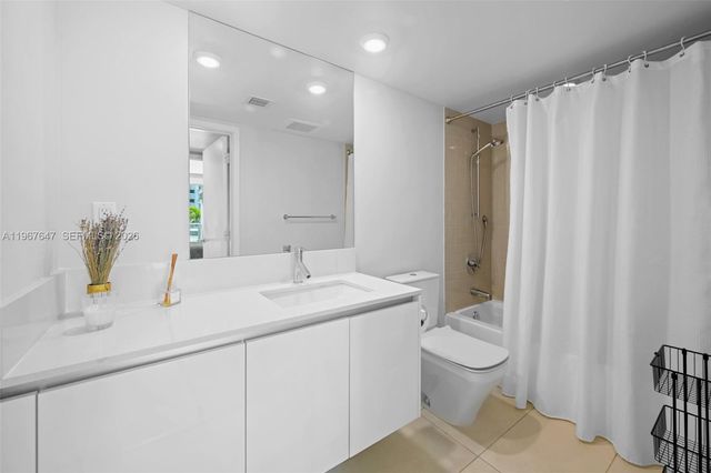 1025 92nd St 406, Bay Harbor Islands, FL 33154