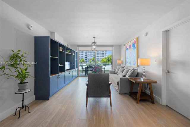 1025 92nd St 406, Bay Harbor Islands, FL 33154