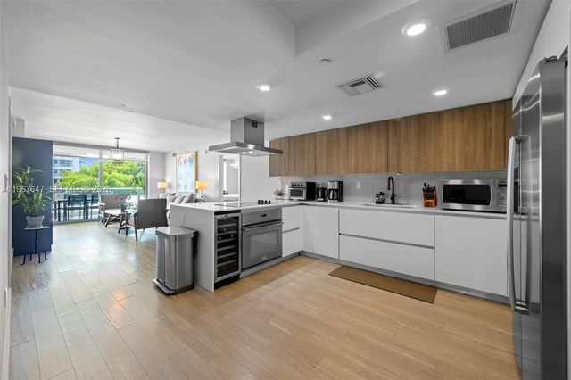 1025 92nd St 406, Bay Harbor Islands, FL 33154