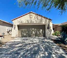 252 W Calle Media Luz, Sahuarita, AZ 85629