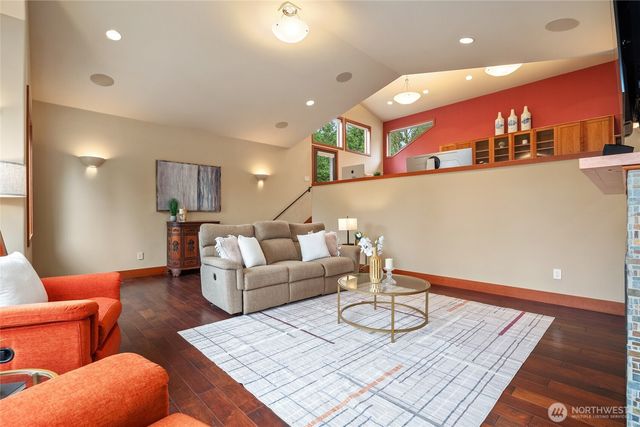 19915 SE Petrovitsky Road, Maple Valley, WA 98038