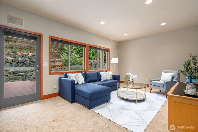 19915 SE Petrovitsky Road, Maple Valley, WA 98038