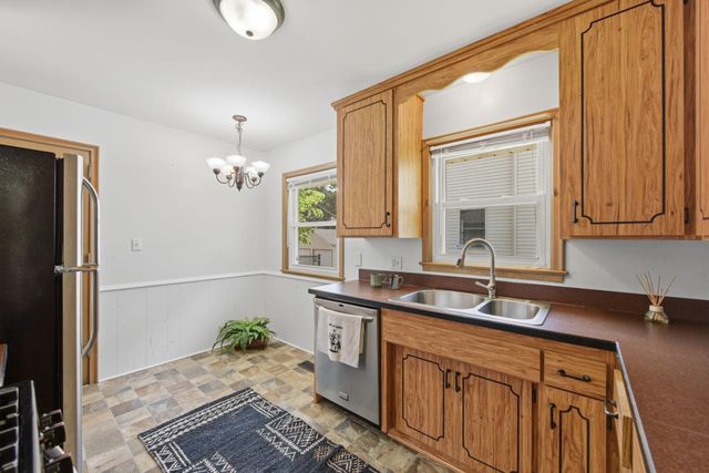 3426 Zenith Avenue N, Robbinsdale, MN 55422