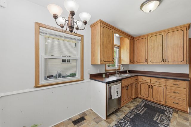 3426 Zenith Avenue N, Robbinsdale, MN 55422