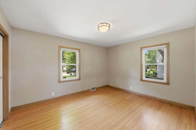 3426 Zenith Avenue N, Robbinsdale, MN 55422