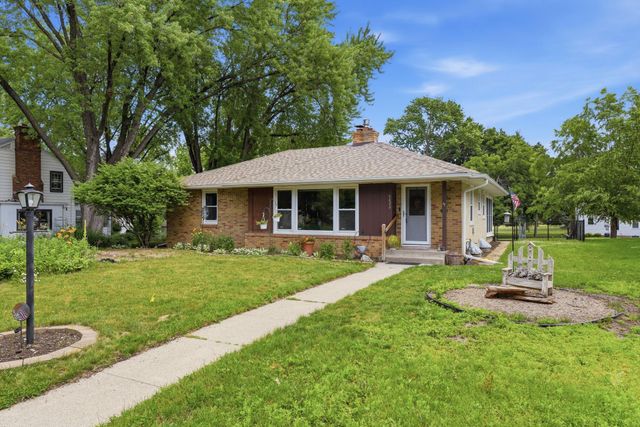 3426 Zenith Avenue N, Robbinsdale, MN 55422