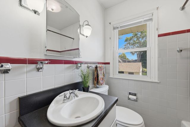 3426 Zenith Avenue N, Robbinsdale, MN 55422
