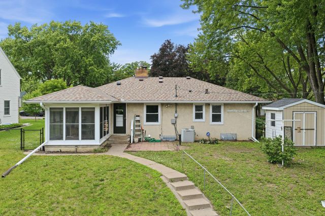3426 Zenith Avenue N, Robbinsdale, MN 55422