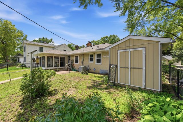 3426 Zenith Avenue N, Robbinsdale, MN 55422