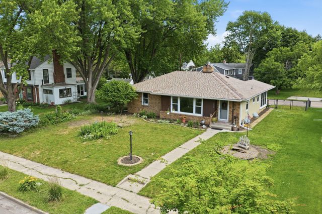 3426 Zenith Avenue N, Robbinsdale, MN 55422