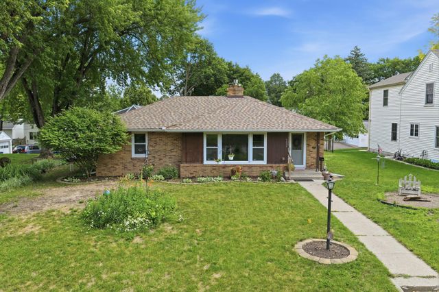 3426 Zenith Avenue N, Robbinsdale, MN 55422