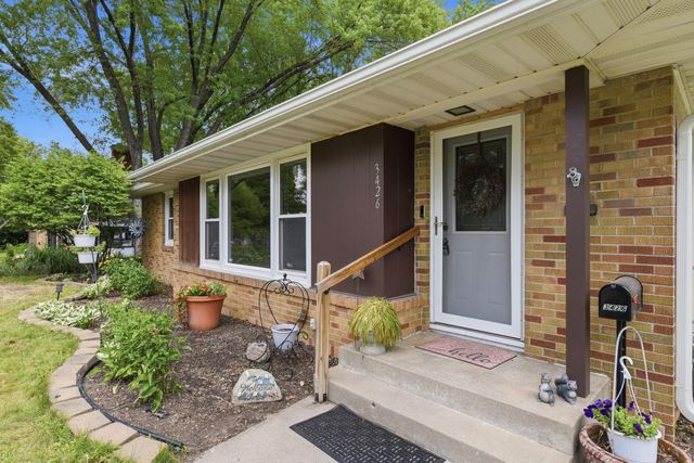 3426 Zenith Avenue N, Robbinsdale, MN 55422