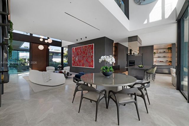 217 E Rivo Alto Dr, Miami Beach, FL 33139