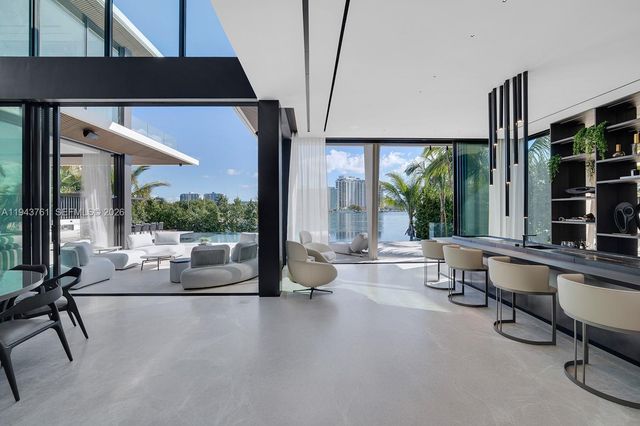 217 E Rivo Alto Dr, Miami Beach, FL 33139