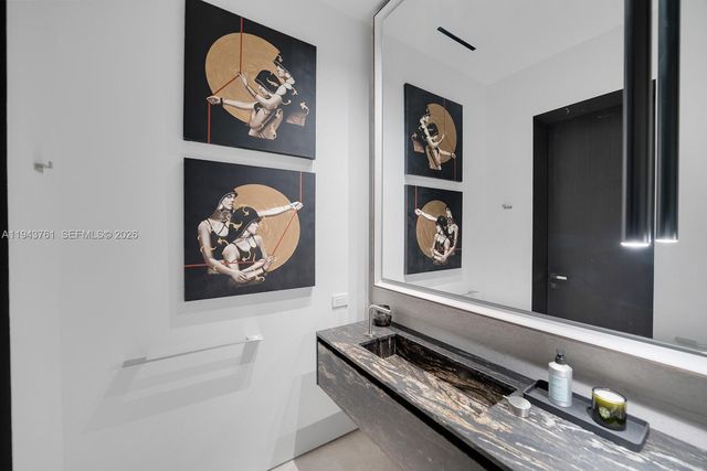 217 E Rivo Alto Dr, Miami Beach, FL 33139