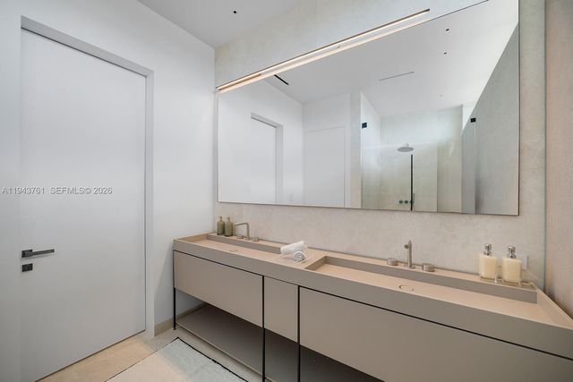 217 E Rivo Alto Dr, Miami Beach, FL 33139