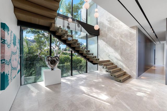 217 E Rivo Alto Dr, Miami Beach, FL 33139