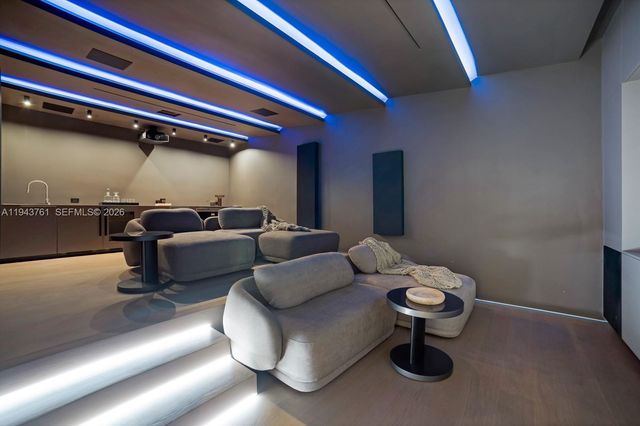 217 E Rivo Alto Dr, Miami Beach, FL 33139