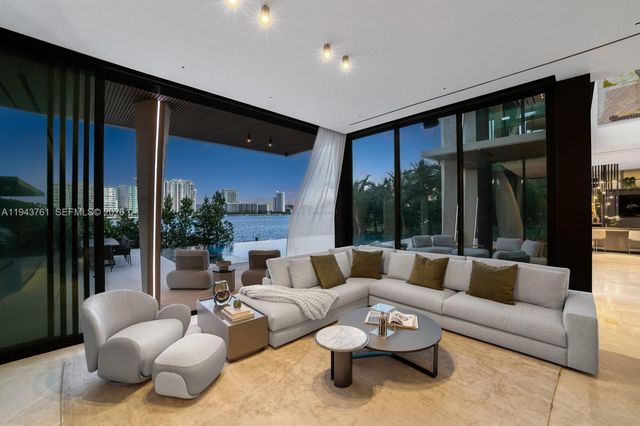 217 E Rivo Alto Dr, Miami Beach, FL 33139