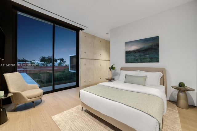 217 E Rivo Alto Dr, Miami Beach, FL 33139