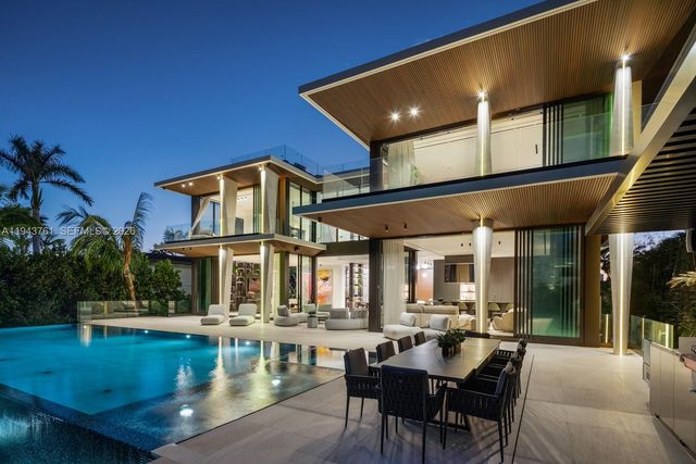 217 E Rivo Alto Dr, Miami Beach, FL 33139