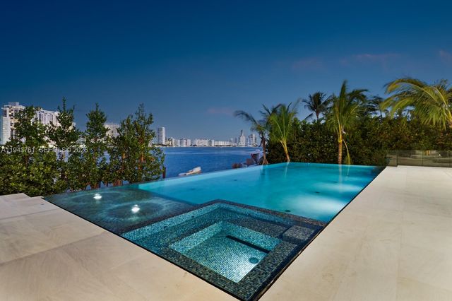 217 E Rivo Alto Dr, Miami Beach, FL 33139