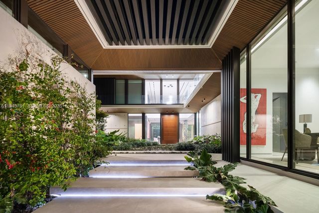 217 E Rivo Alto Dr, Miami Beach, FL 33139