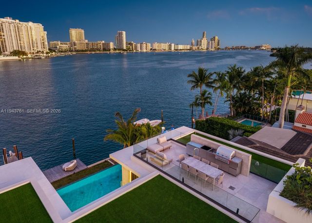 217 E Rivo Alto Dr, Miami Beach, FL 33139