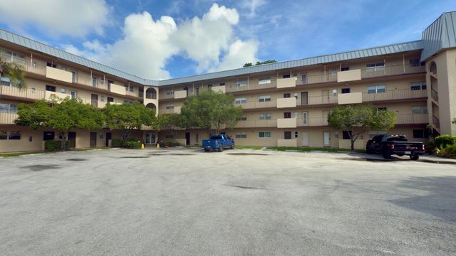 6201 N Falls Cir Drive, Lauderhill, FL 33319