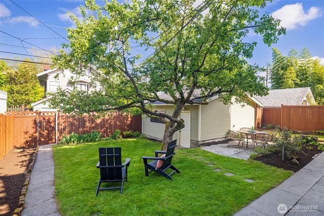 806 15th Avenue E, Seattle, WA 98112