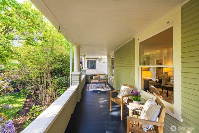 806 15th Avenue E, Seattle, WA 98112