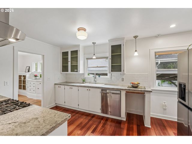 334 Ne 71ST Ave, Portland, OR 97213