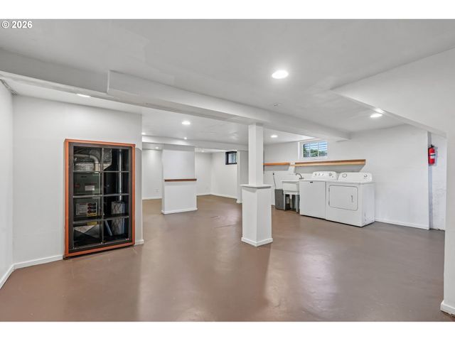 334 Ne 71ST Ave, Portland, OR 97213