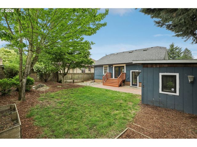 334 Ne 71ST Ave, Portland, OR 97213