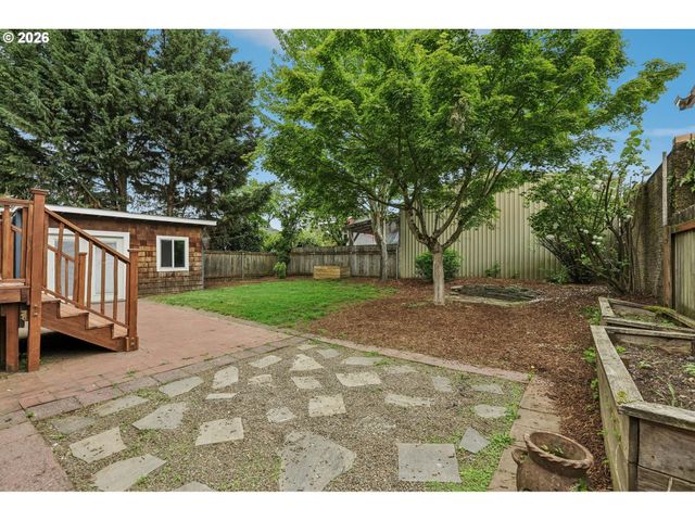334 Ne 71ST Ave, Portland, OR 97213