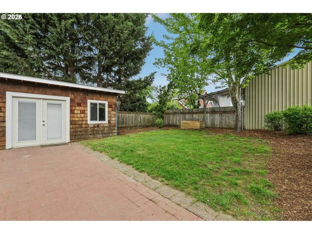 334 Ne 71ST Ave, Portland, OR 97213