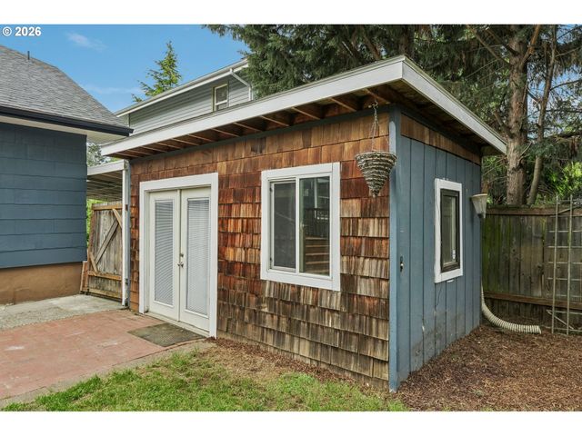 334 Ne 71ST Ave, Portland, OR 97213