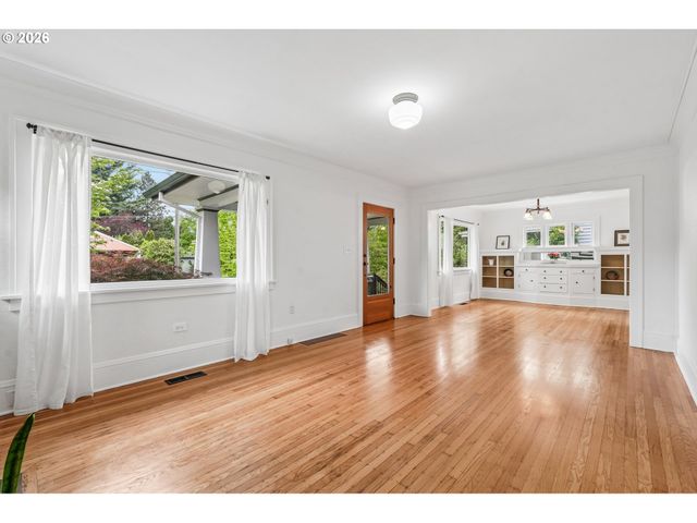334 Ne 71ST Ave, Portland, OR 97213