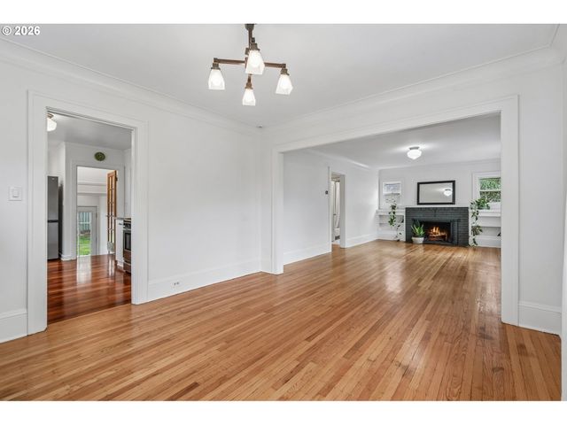 334 Ne 71ST Ave, Portland, OR 97213