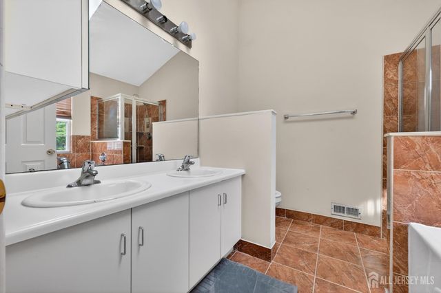 13 Diaz Court, Franklin Twsp, NJ 08823