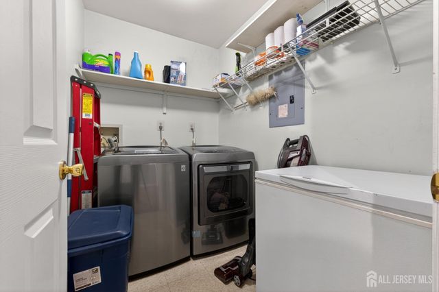 13 Diaz Court, Franklin Twsp, NJ 08823